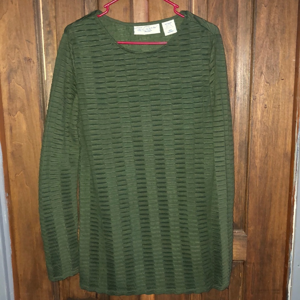 Two twenty collection woman’s size Medium dark green long sleeves